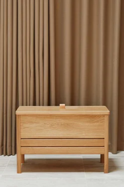 Benk - A Line Storage Bench 68 Oljet Eik