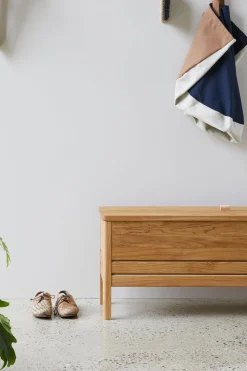 Benk - A Line Storage Bench 111 Eik