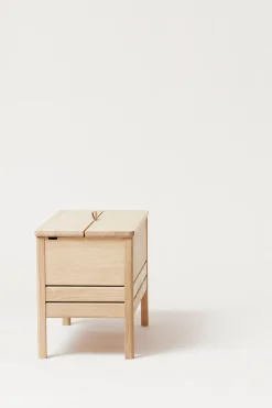 Benk - A Line Storage Bench 68 Hvitoljet Eik