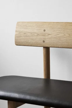 Benk - BM Bench 3171 Såpet Eik / Omni Black 301