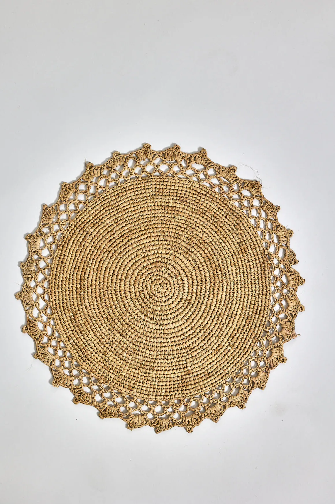 Bordbrikke - Calais Dia37cm White Tea