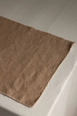 Bordbrikke - Rue 33x46cm Ochre