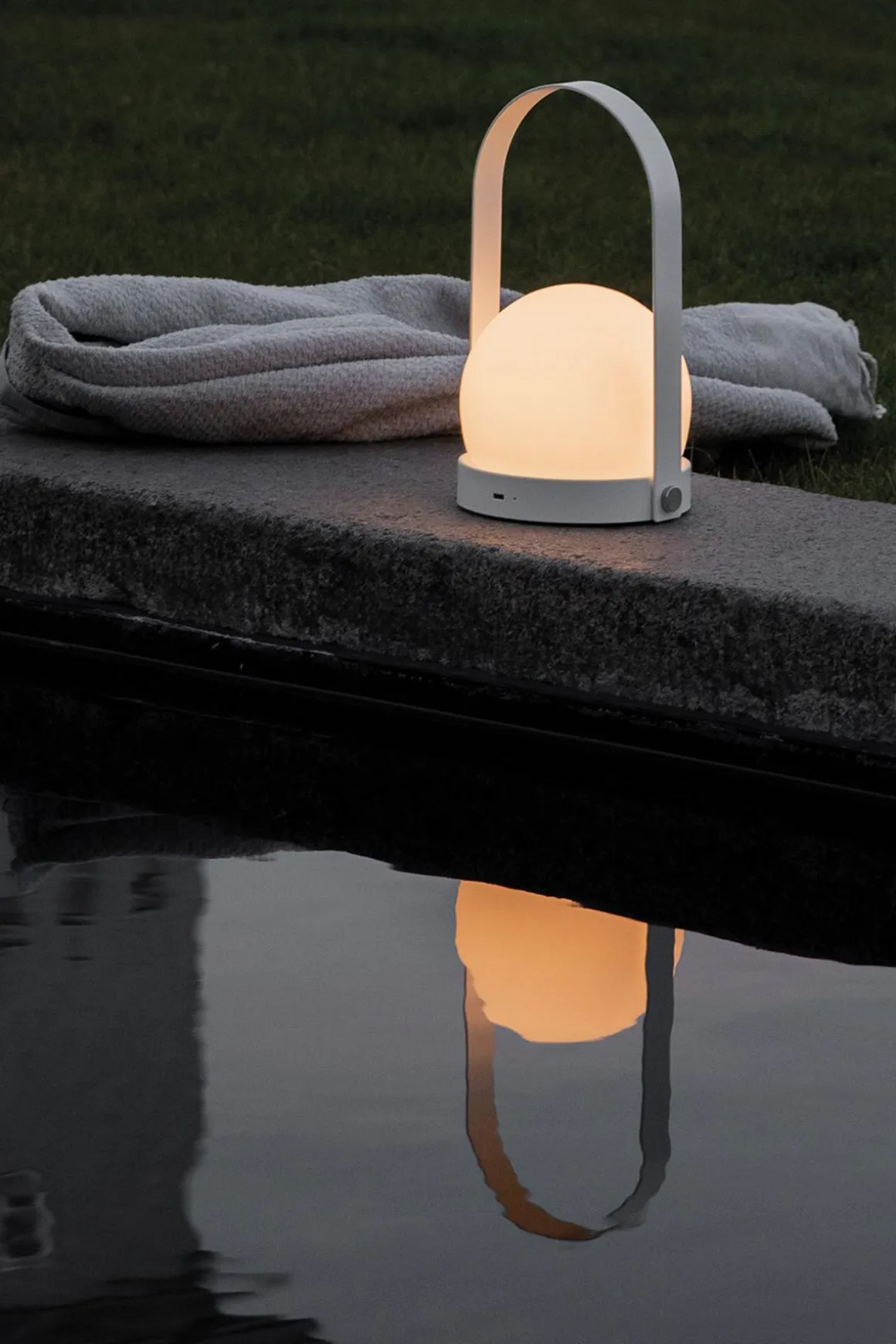 Bordlampe - Carrie Portable LED White