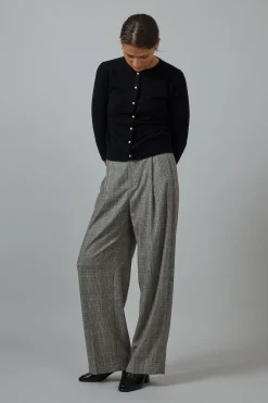 Cardigan - Pearl Button Black