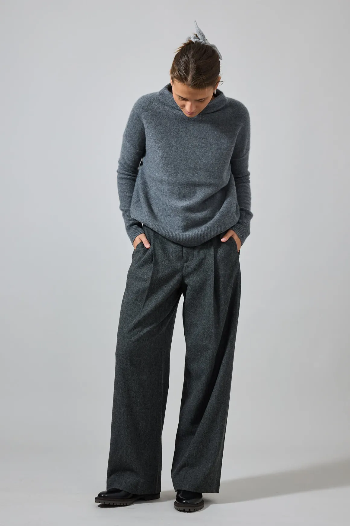 Genser - Funnel Graphite