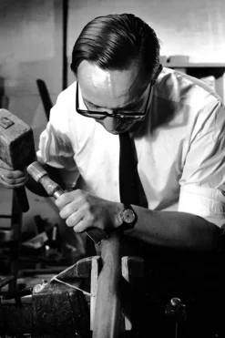 Gyngestol - The Penguin Black Steel, Walnut