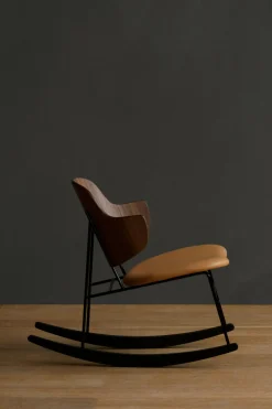 Gyngestol - The Penguin Rocking Chair Dakar 250, Black Steel, Walnut