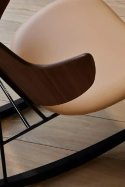 Gyngestol - The Penguin Rocking Chair Dakar 250, Black Steel, Walnut