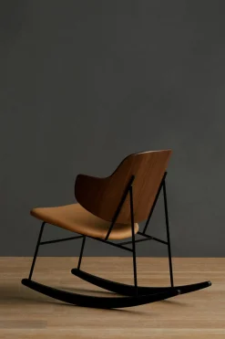 Gyngestol - The Penguin Rocking Chair Dakar 250, Black Steel, Walnut