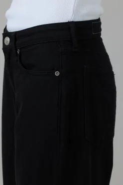 Jeans - Featherweight Logan Black