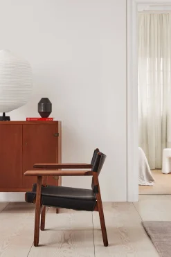 Loungestol - Spanish Chair 2226 Oljet Valnøtt/Sort Lær