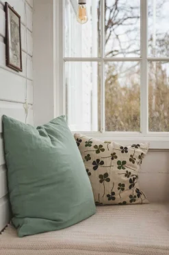 Putetrekk - Clover Embroidered 48x48cm