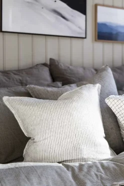 Putetrekk - 50x50cm Black/White Pyjama