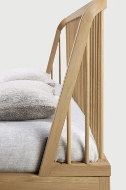 Seng - Spindle Bed 180x200cm Oak
