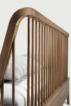 Seng - Spindle Bed 160x200cm Reclaimed Teak