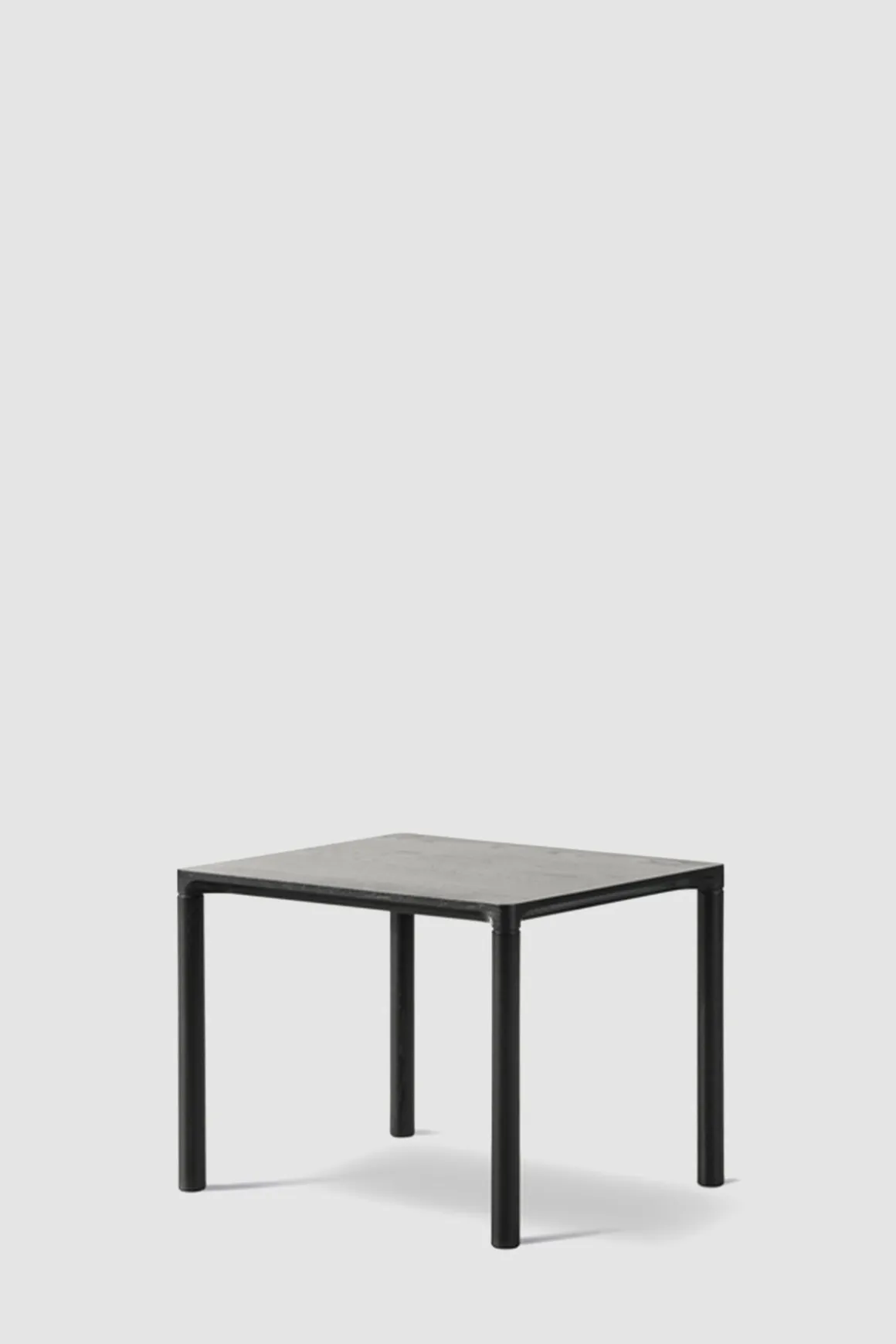 Sidebord - Piloti Modell 6705 46,5x39xh41cm Sort Lakkert Eik