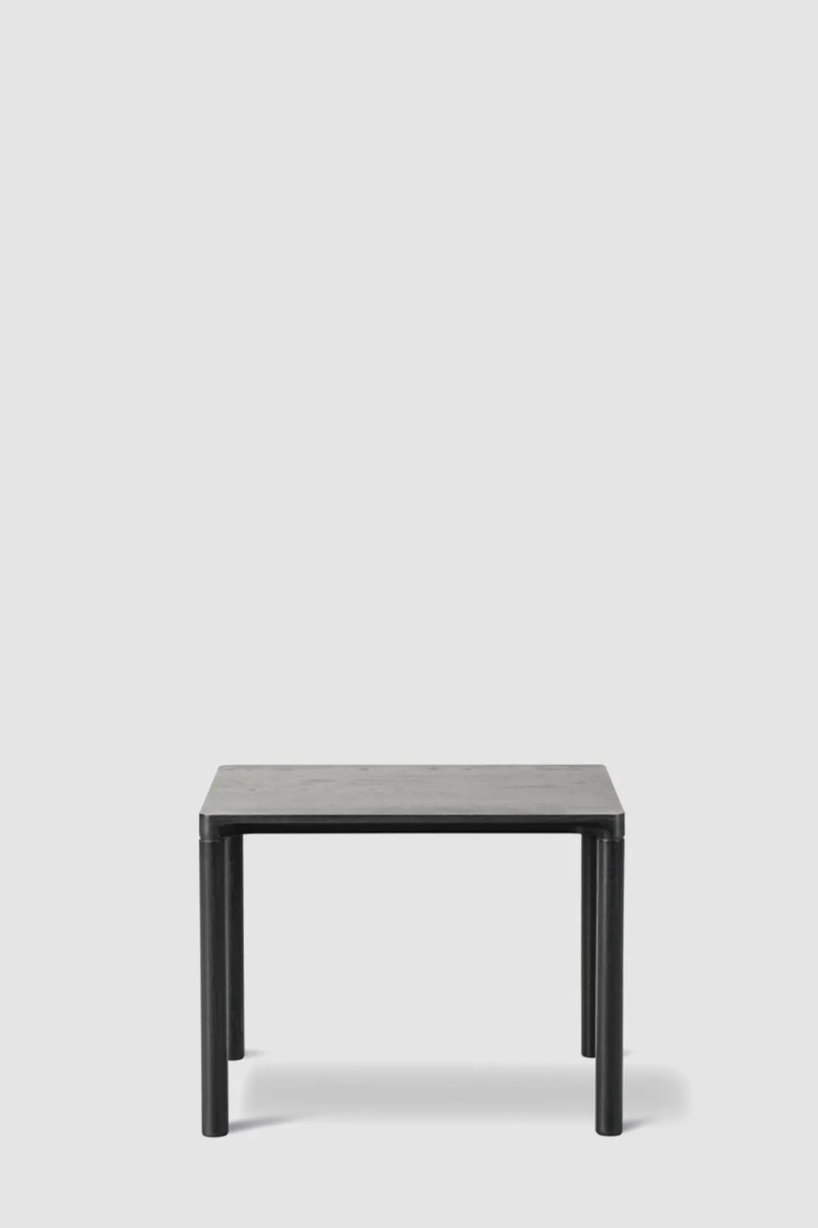 Sidebord - Piloti Modell 6705 46,5x39xh41cm Sort Lakkert Eik