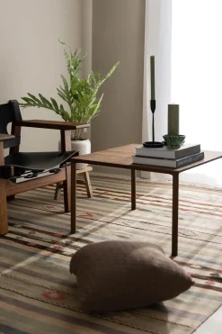 Sidebord - Piloti Modell 6725 63x63xh41cm Røkt Eik