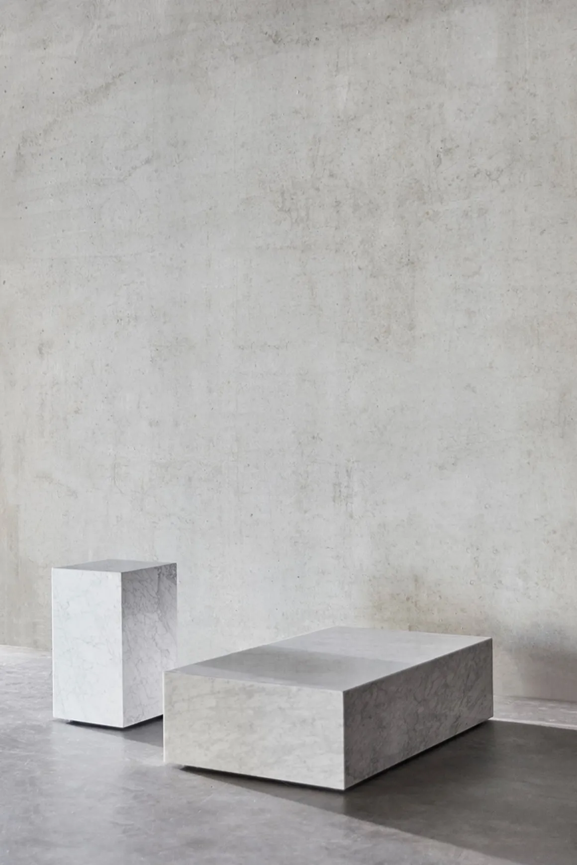 Sidebord - Plinth Tall 30x30xh51cm White Marble