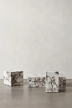 Sidebord - Plinth Tall 30x30xh51 Rose Marble