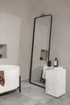 Sidebord - Plinth Tall 30x30xh51cm White Marble