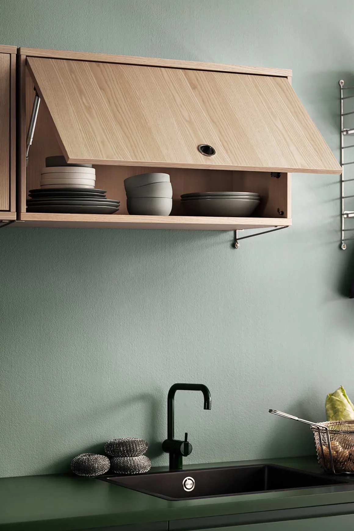 Skap - Vippedør 78x30x42 Valnøtt