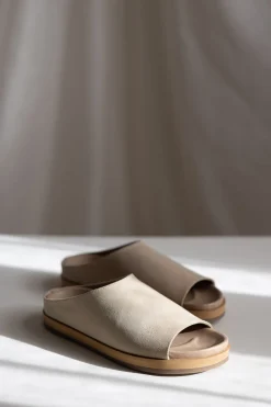 Sko - Sandaler Slippers Julita Suede Sand