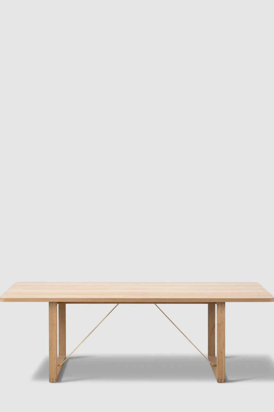 Sofabord - BM67 Lys oljet eik m/messing avstiver