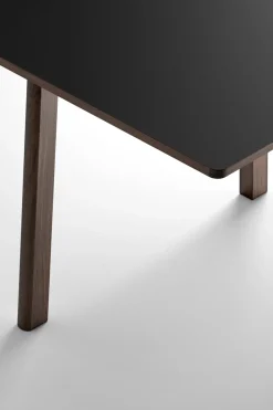 Spisebord - Ana 6490 Røykbeiset/Oljet Eik / Sort Laminat