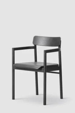 Spisestol - Post Chair Omni 301 Black Sortlakkert Eik