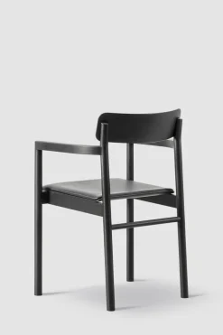 Spisestol - Post Chair Omni 301 Black Sortlakkert Eik