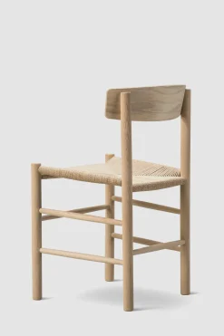 Spisestuestol - J39 Folkestolen Såpet Eik / Naturfarget Papirgarn