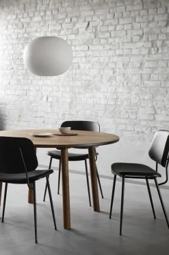 Spisestuestol - Søborg 3062 Sortlakkert/Krom Eik / 98 Sort Lær