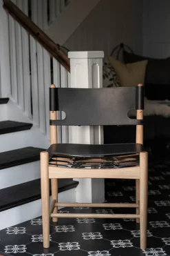 Spisestuestol - Spanish Dining Chair 3237 u/Arml. Oljet Eik / Sort Lær