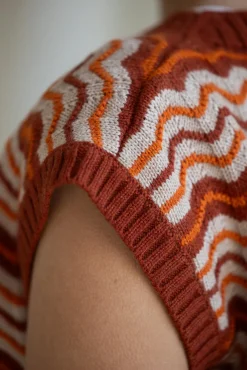 Vest - Wave Stripe Knitted